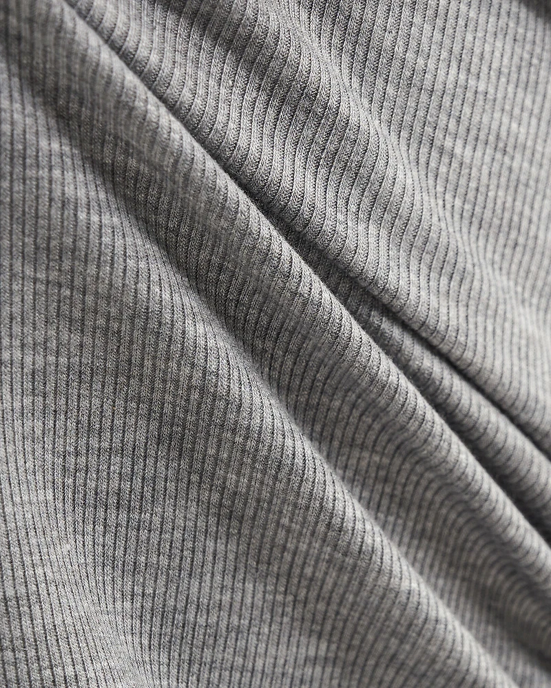 Chandail à col roulé côtelé