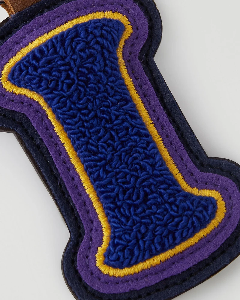 Breloque en chenille forme de lettre