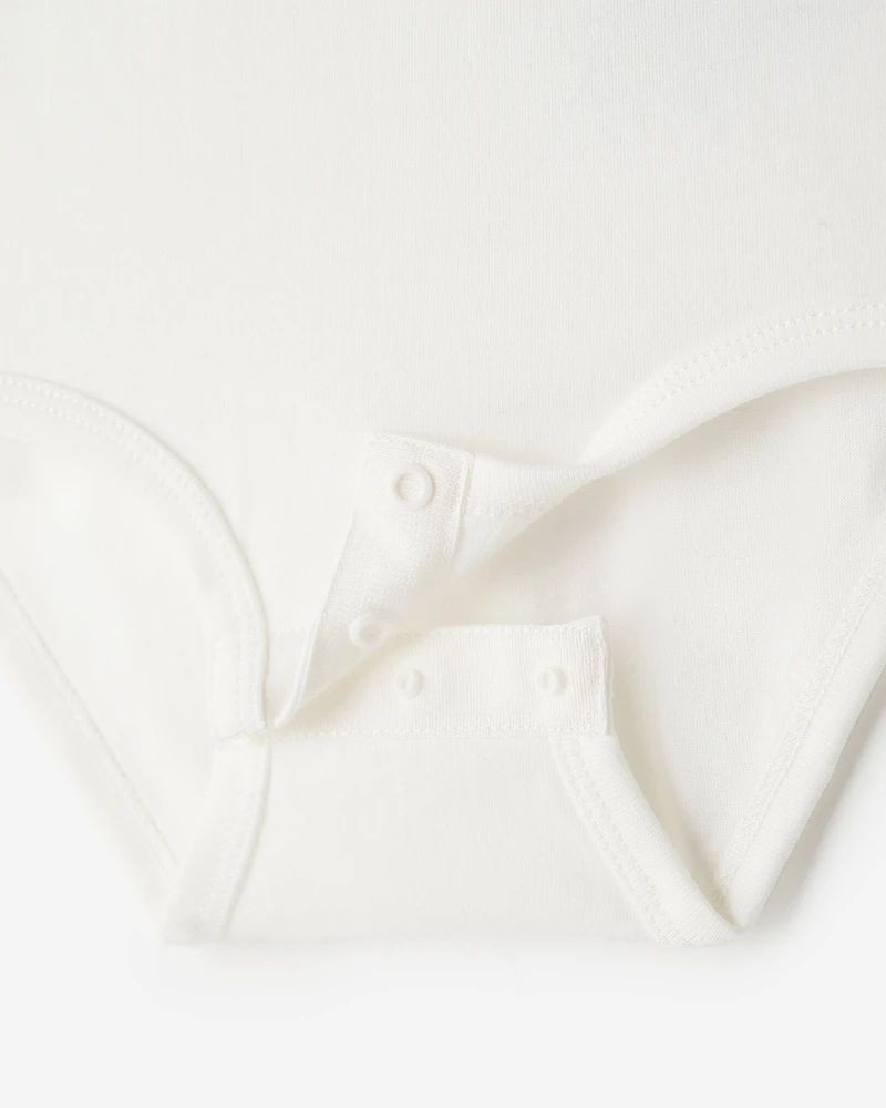 Combinaison motif floral pour bébé