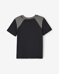 T-shirt contrastant sport pour tout-petits