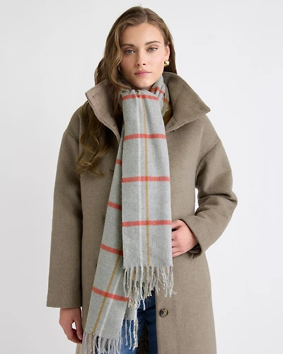 Plaid Scarf with Fringes