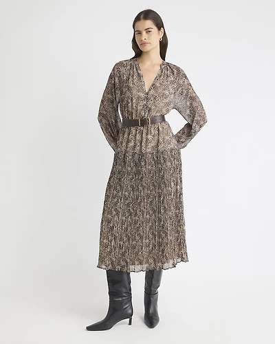 Long-Sleeve V-Neck Midi Dress with Leopard Print