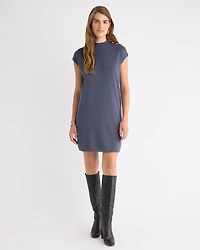 Mini-Robe à Manches Courtes et Col Montant avec Boutons sur l'Épaule
