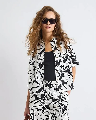 Short-Sleeve Linen-Blend Blouse with Shirt Collar