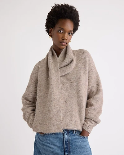 Pull en Tricot Pelucheux à Manches Longues et Col Rond avec Foulard