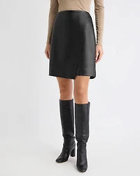 Jupe Mini Croisée en Faux Cuir