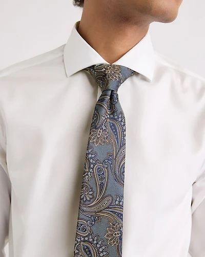 Wide Tie with Paisley Pattern
