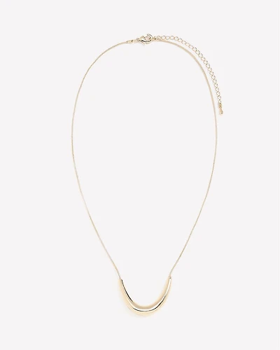 Short Necklace with Metal Pendant