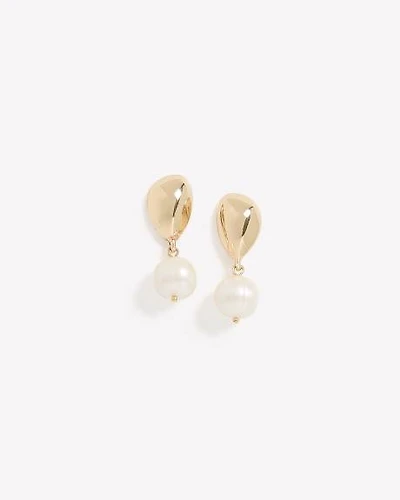 Stud Earrings with Freshwater Pearls