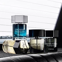 Parfum La Nuit de L’Homme avec des notes cèdre et cardamome