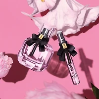 Eau de parfum Mon Paris avec des notes florales et patchouli