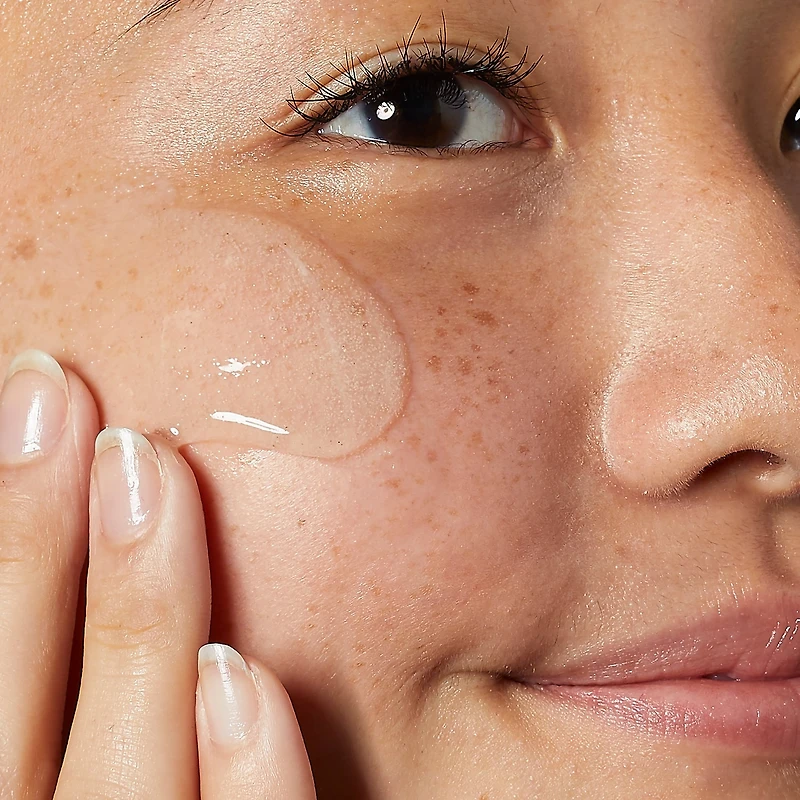 Nettoyant quotidien illuminateur et exfoliant Clearly Corrective™