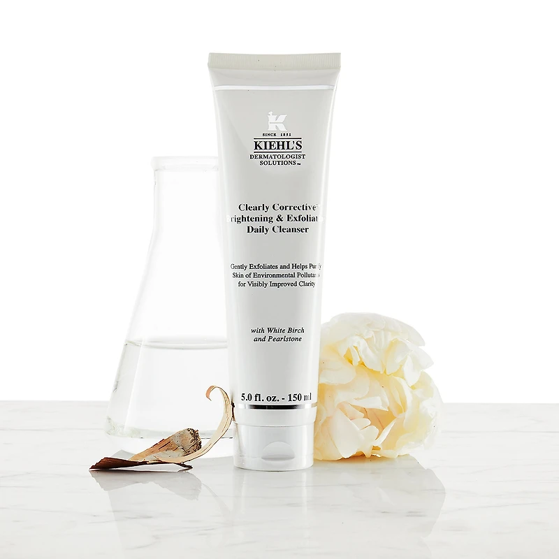 Nettoyant quotidien illuminateur et exfoliant Clearly Corrective™