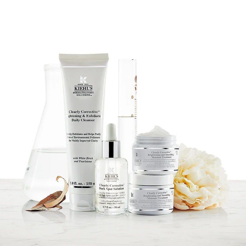 Nettoyant quotidien illuminateur et exfoliant Clearly Corrective™