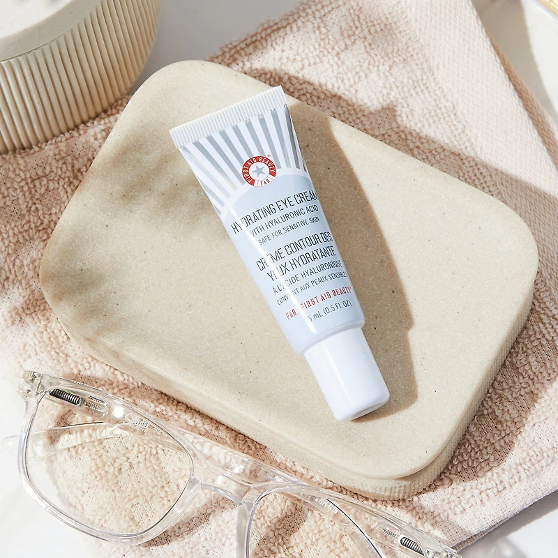 Crème hydratante pour les yeux avec acide hyaluronique