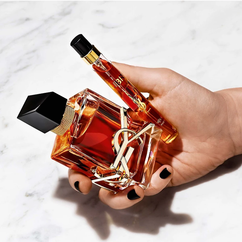 Parfum Libre avec des notes de fleur d’oranger et safran