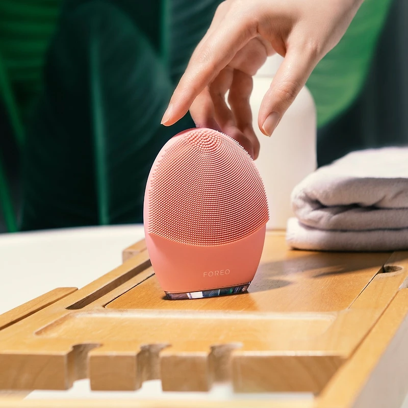 LUNA™ 4 Facial Cleansing & Firming Massage for Balanced Skin