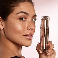 Minisérum illuminant et raffermissant avec niacinamide That JLo Glow