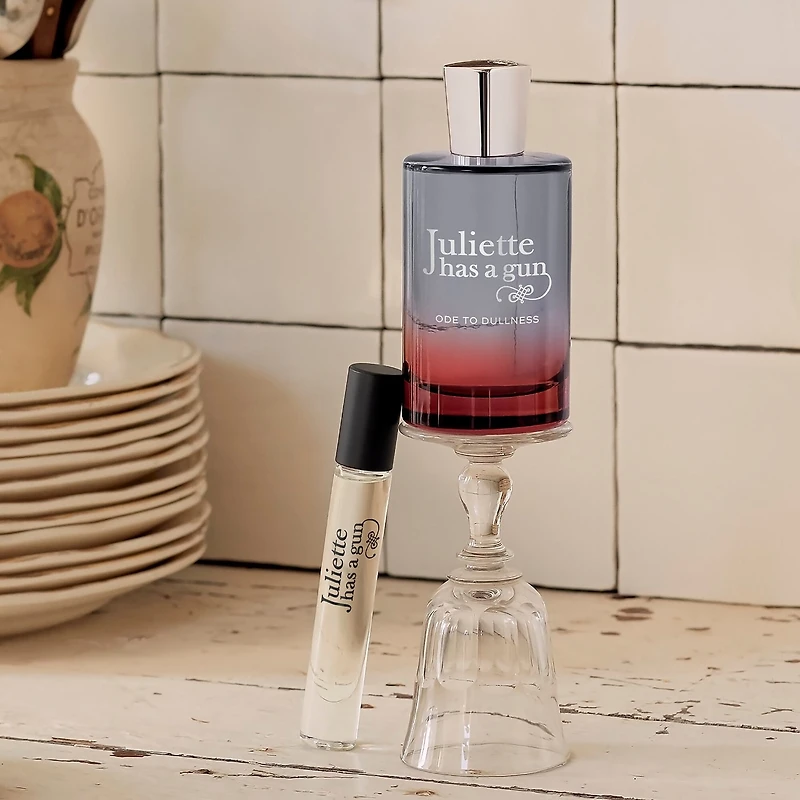Eau de parfum Ode to Dullness en vaporisateurs de voyage