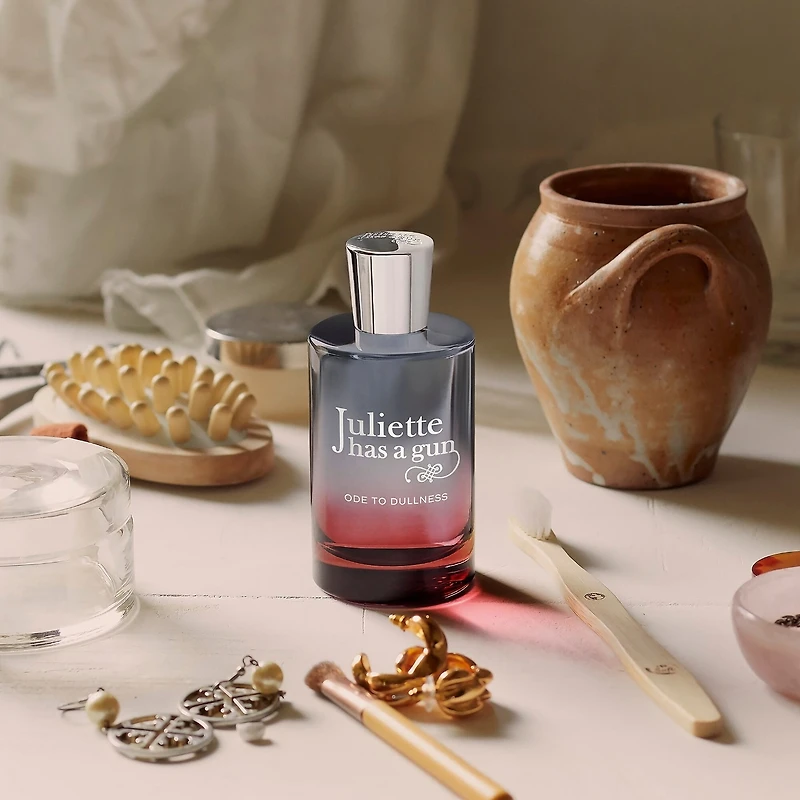 Eau de parfum Ode to Dullness en vaporisateurs de voyage