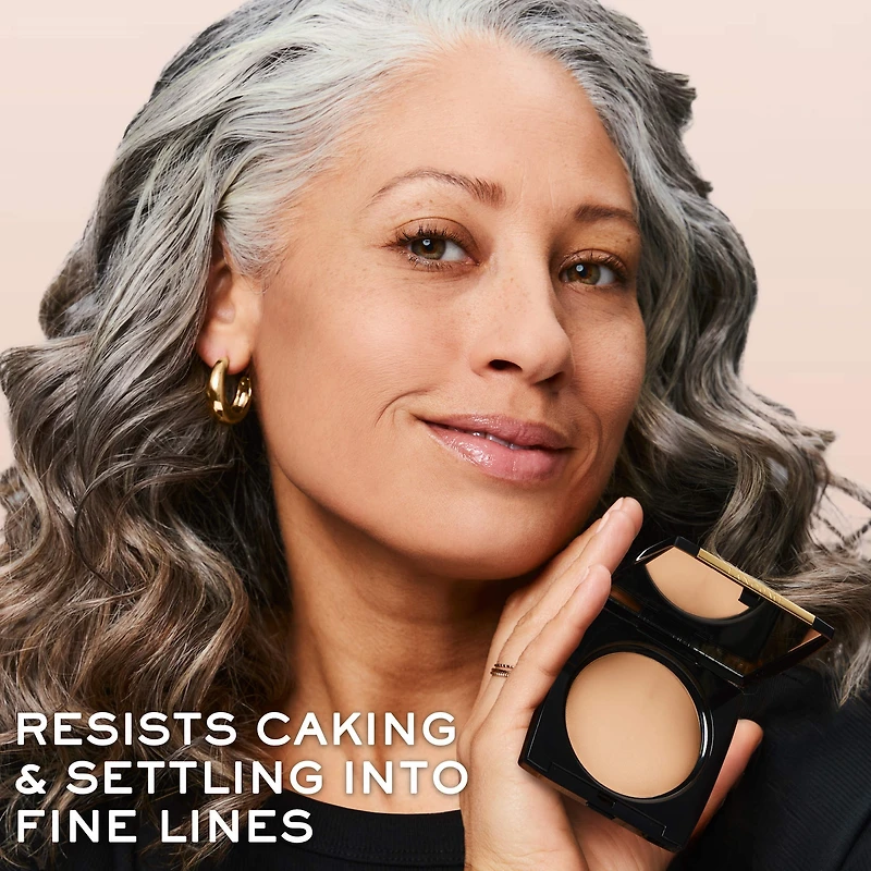 DUAL FINISH – Multi-tasking Longwear Powder Foundation