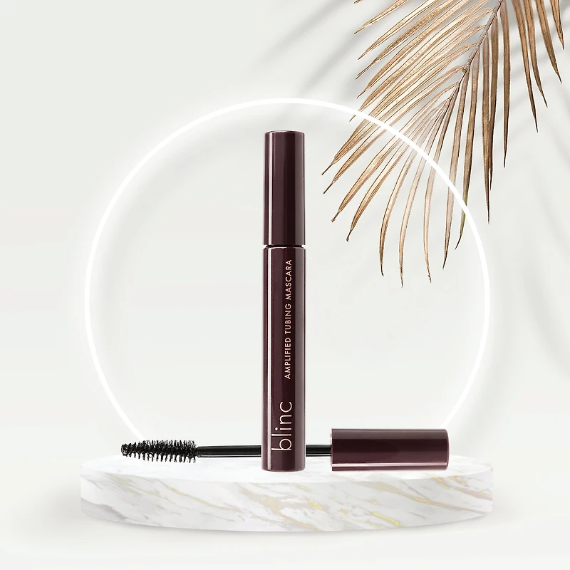 Mascara volumisant et allongeant tube amplifié