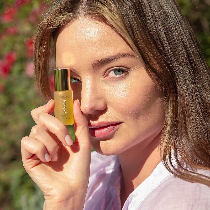 Noni Glow Radiant Eye Oil