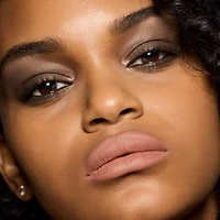 Couleur fluide longue tenue pour les lèvres Stunna Lip Paint