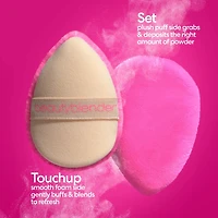Houpette à poudre POWER POCKET PUFF™ à double face pour fixer et cuire.