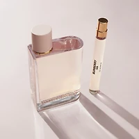 Eau de parfum Her aux baies, à l’ambre et au musc