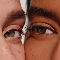 Mascara Limitless Lash allongeant pur et sain