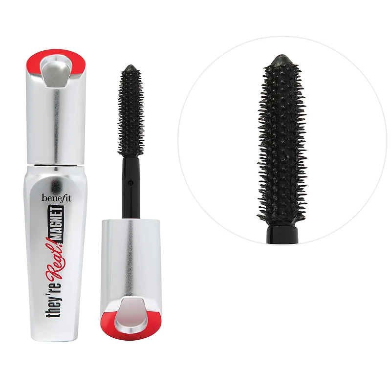 Mascara They're Real!, allongeant à l’extrême magnétisme