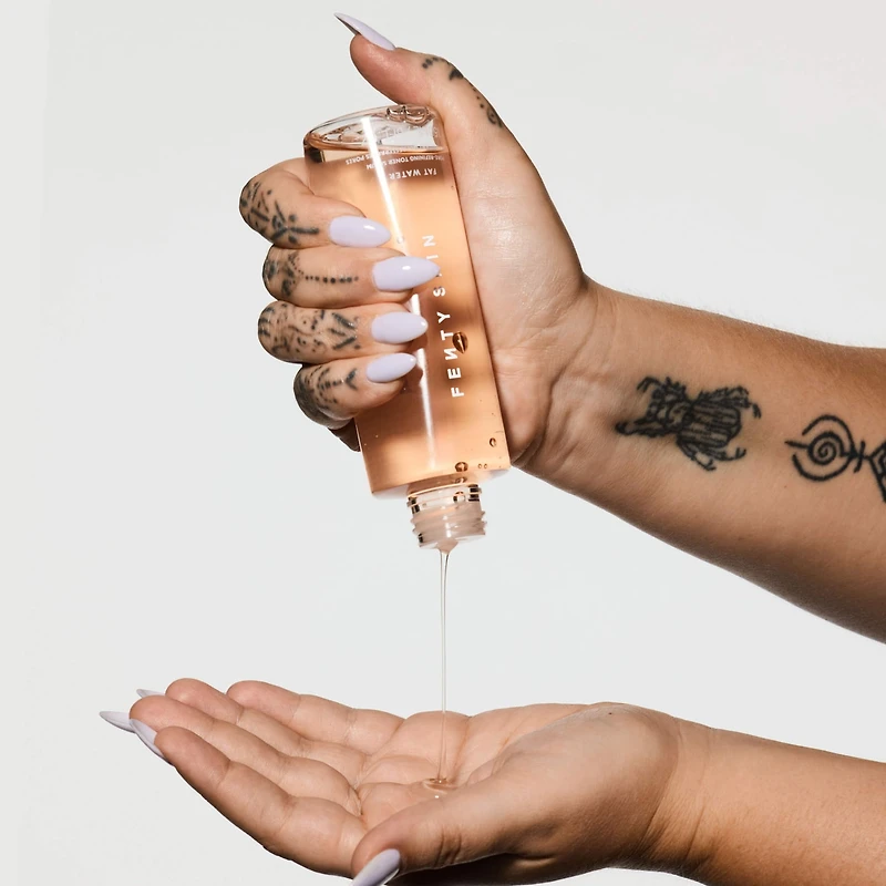 Sérum tonique affinant les pores à la niacinamide de Fat Water avec cerise de Barbade