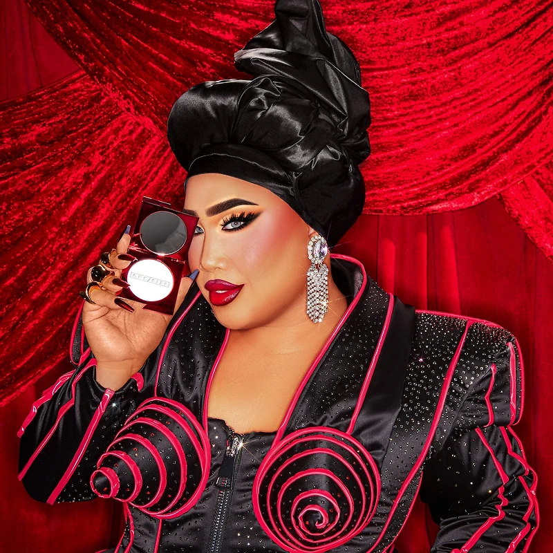 Turn Up The Base Versatile Powder Foundation