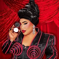 Turn Up The Base Versatile Powder Foundation