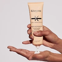 Crème sans rinçage hydratante Curl Manifesto pour cheveux bouclés