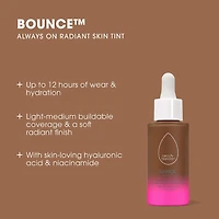 Fluide teinté radieux 12 heures avec acide hyaluronique et niacinamide