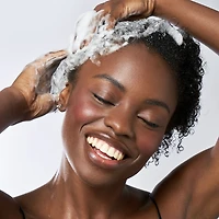 Shampooing en gel illuminant de Blue Tansy