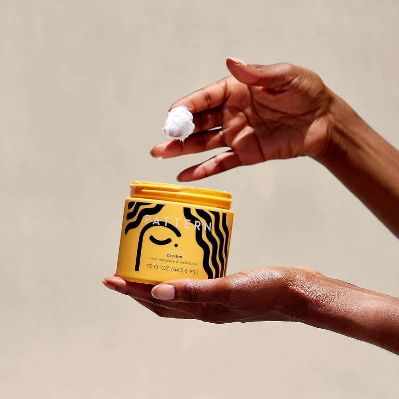 Crème coiffante pour cheveux frisés et bouclés