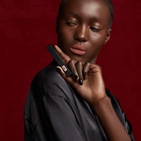 Rouge à lèvres mat et mince Velvet Radical