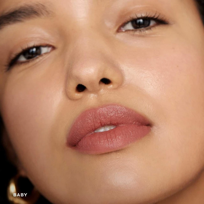 Rouge à lèvres léger satiné Signature Lip