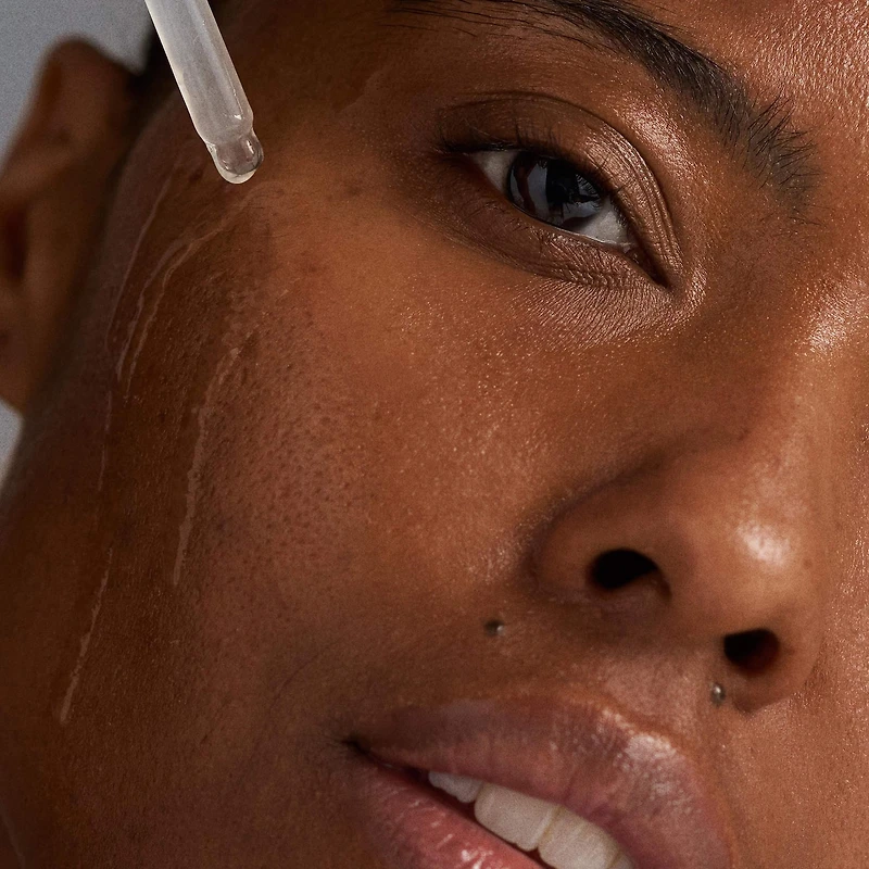 Sérum hydratant avec acide hyaluronique