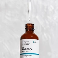 Facteurs naturels d’hydratation + sérum à l’acide hyaluronique pour le cuir chevelu