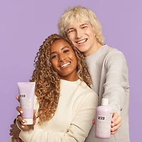 Shampoing violet illuminant pour cheveux blonds