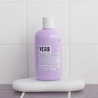 Shampoing violet illuminant pour cheveux blonds