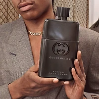 Parfum Guilty pour homme avec lavande, cistus et patchouli