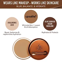 Baume estompant en poudre Yummy Skin : base et fond de teint teinté