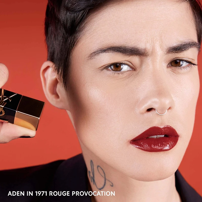 Le rouge à lèvres audacieux riche en pigment