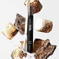 Eau de parfum Milk Expressive avec des notes guimauve et bois d’acajou