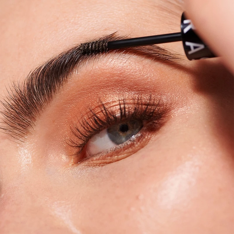 Gel à sourcils teinté et volumisant
